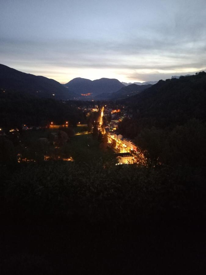Le Belvedere De La Grand Croix Dans Le Chateau D'Uriage Saint-Martin-dʼUriage Exterior foto